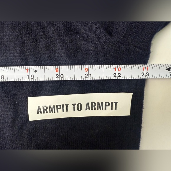 J.CREW Men's 100% Italian Cashmere V-Neck Sweater in Navy Blue Size LARGE - Picture 9 of 10